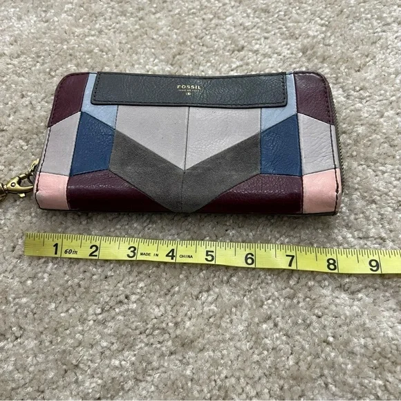 Fossil Leather Wallet Wristlet Geometric Multicolor Folding, Preowned condition - Picture 8 of 16